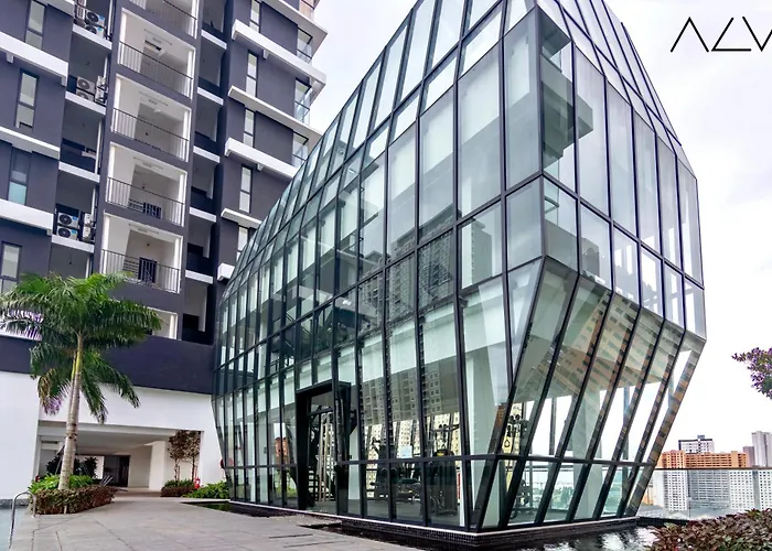 Urban Suites, Classic Collection By Stellar Alv Jelutong